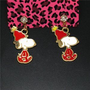 NWOT Snoopy Earrings